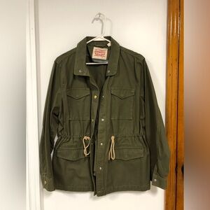 Levi's Women's Jacket Size L color Olive